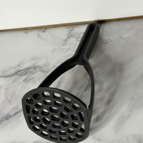 Pampered Chef Utensil Set – Masher, Turner, Whisk & Ladle - Picture 12 of 13